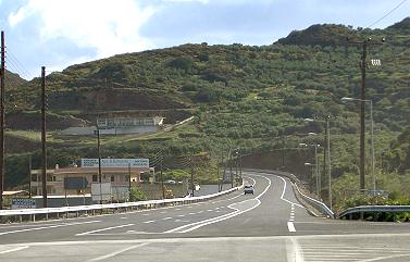 neue Fahrbahndecke in Hhe Nopigia kurz vor Kissamos