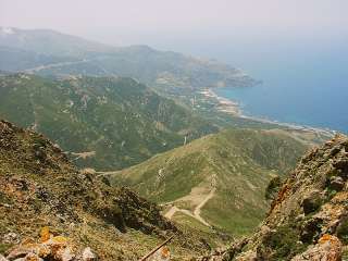 Blick vom hchsten Punkt des Berges hinunter nach Sfinari