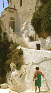 die Stufen hinauf zum Kloster